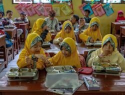 Indonesia Bertaruh $28 Miliar pada Program Makanan Sekolah Gratis