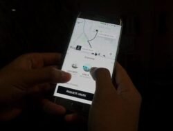 Kontroversi Tarif Terbaru Taksi Online: Perbedaan Harga Antara HP Android dan iPhone
